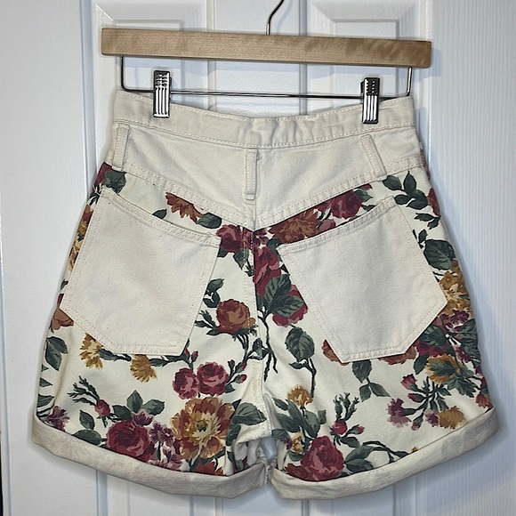 Vintage Floral and Cream High-Waisted Denim Shorts Size 7 - Picture 5 of 14